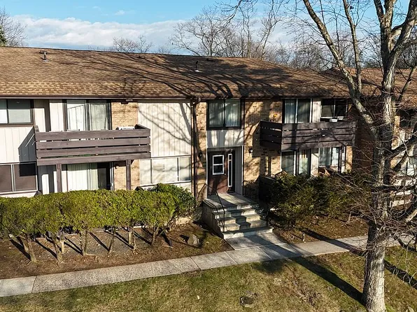 184 Sierra Vista Ln, Valley Cottage, NY 10989