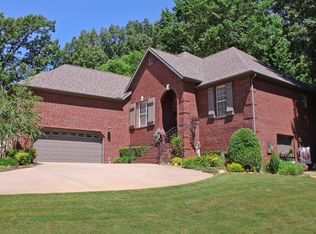 2721 Taylor Dr, Harrison, AR 72601
