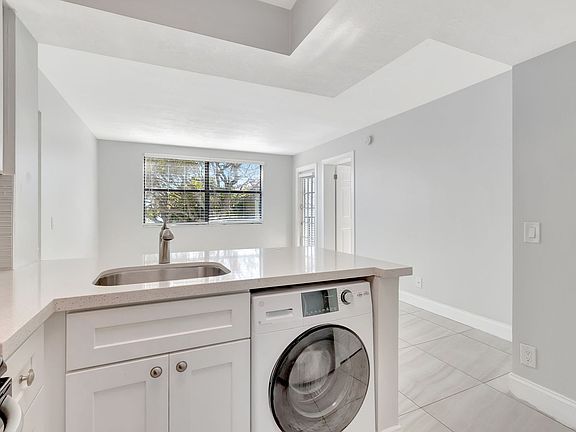4th image of 752 Executive Center Dr #38-11-38