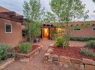 10 Vista De La Vida, Santa Fe, NM 87506