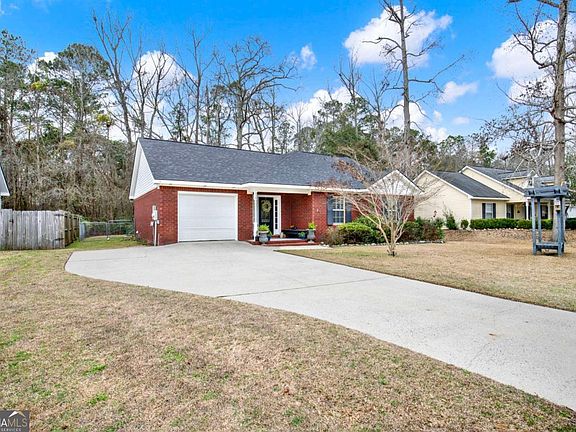 2nd image of 120 Four Oaks Ct