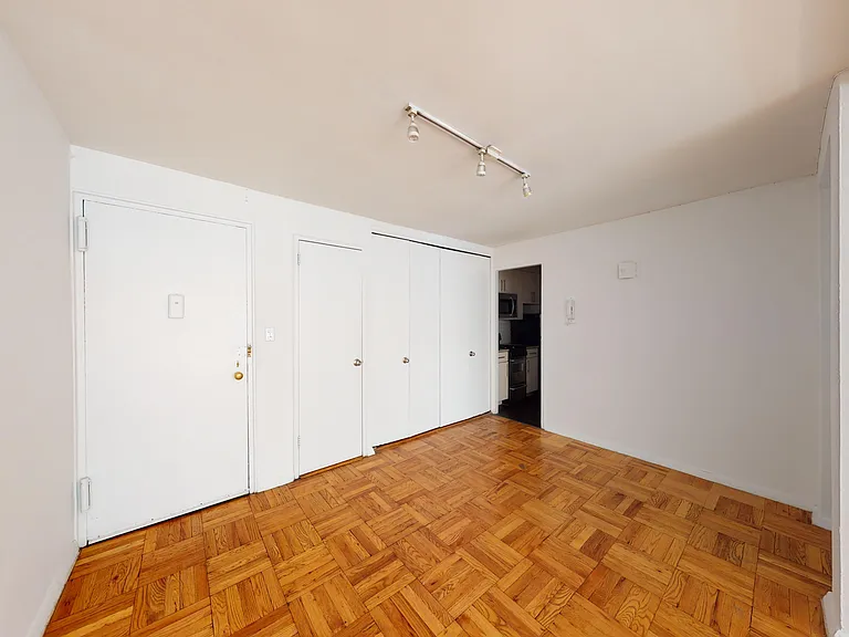 336 E 86th St #5D — Photo 4