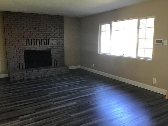 5th image of 3225 Elaine Way