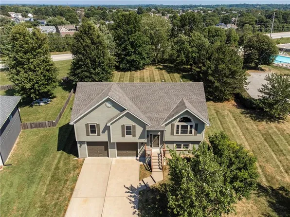 8530 NE 109th Ter, Kansas City, MO 64157