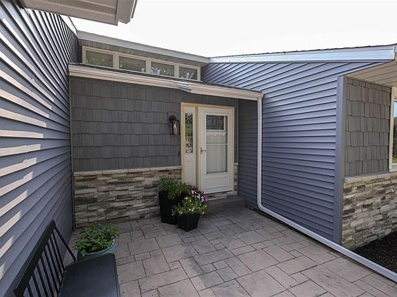 3rd image of 51822 E Gatehouse Dr
