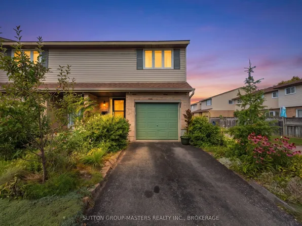 52 Coventry Cres #34, Kingston, ON K7M 7S7