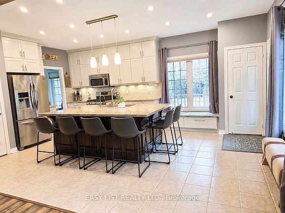 5th image of 111 Parkview Ln