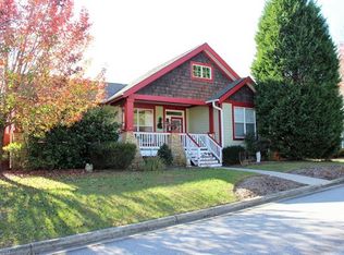89 Olmsted Ln, Flat Rock, NC 28731