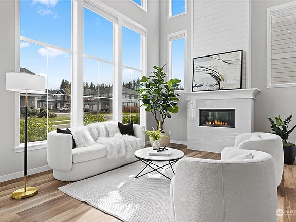 3rd image of 12816 187th Avenue E