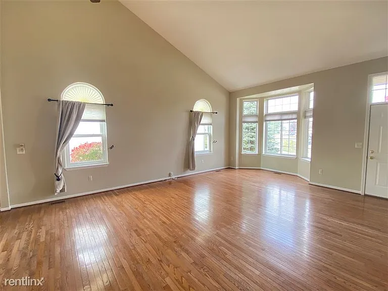 6710 Summerdale Ct E — Photo 16