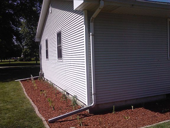 4th image of 215 Fern Dr