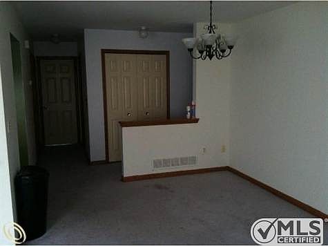 FOYER.jpg
