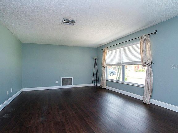 3rd image of 1803 Buttonwood Dr