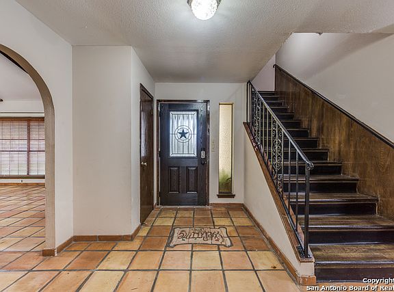 4th image of 2307 Nashwood St