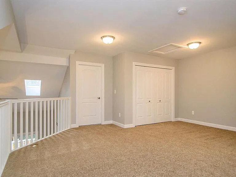 108 E Henry St #809 — Photo 13