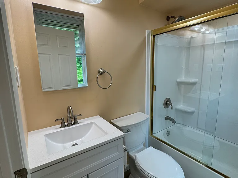 513 Spruce St — Photo 3