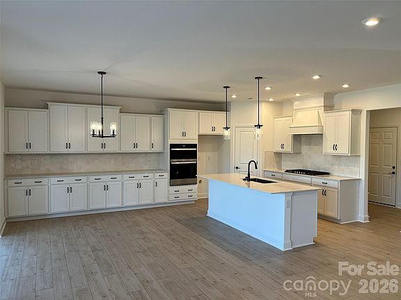 5th image of 13939 Penbury Ln