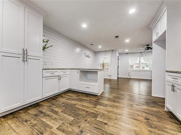 5th image of 9730 La Bett Dr