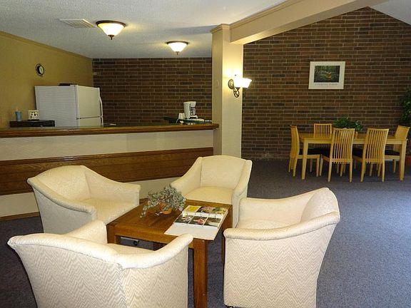 5th image of 3850 Plymouth Blvd APT 216