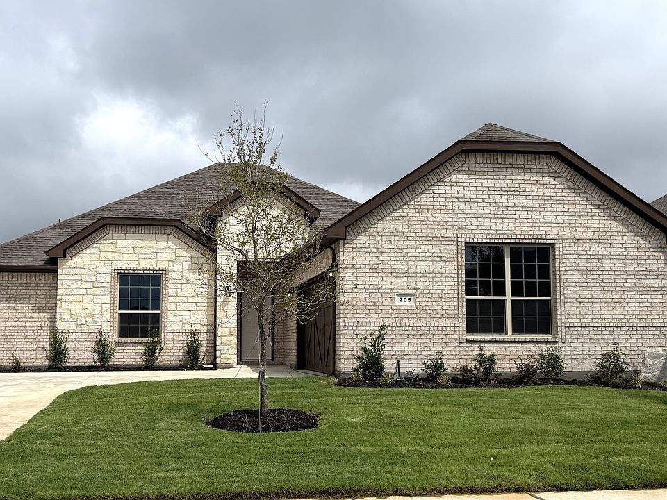 1st image of 205 Sydney Ln