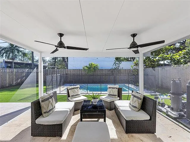 340 NW 45th St — Photo 3