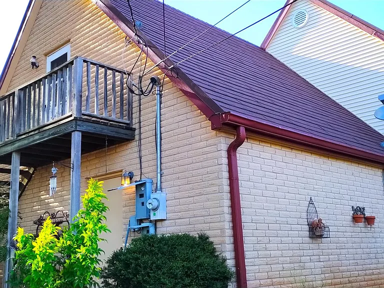 112 Edgewood Dr — Photo 2