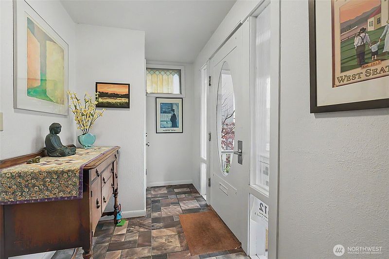 3rd image of 612 N Oakes Street