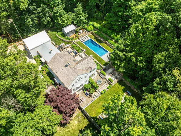 14 Darbrook Road, Westport, CT 06880