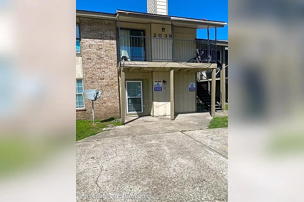 1434 Jasper Ave — Photo 1