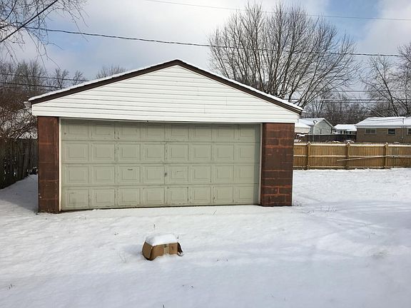 2 CAR GARAGE