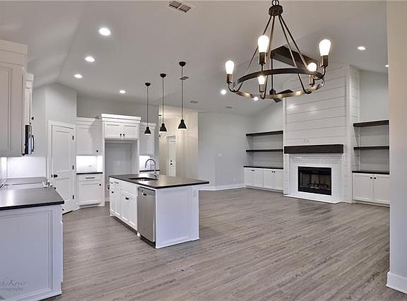 2nd image of 4525 Ebbets Dr