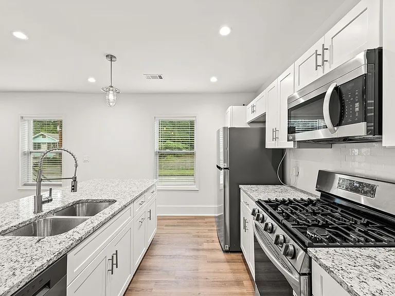 636 Francis Pl NW #A — Photo 15
