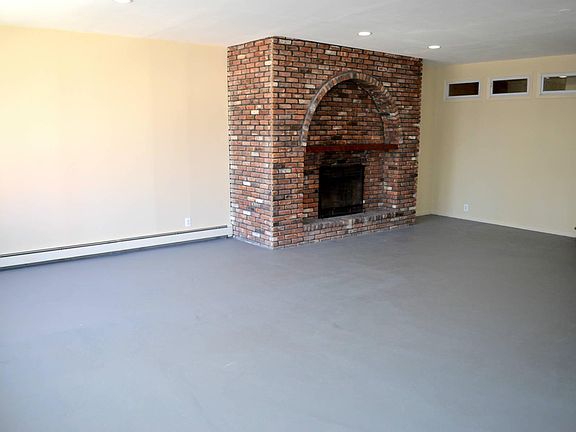 4th image of 31 Renwick St APT 4L