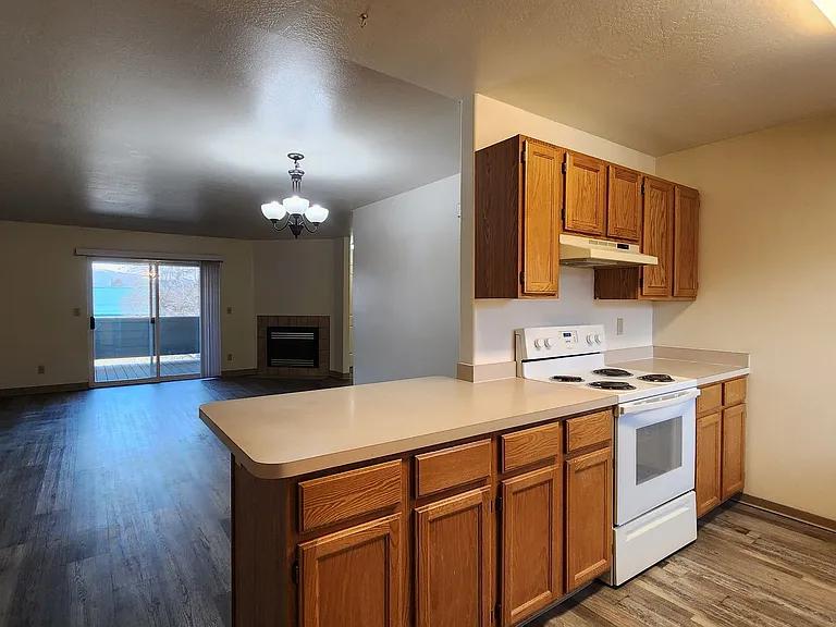 4104 Hillview Way — Photo 6
