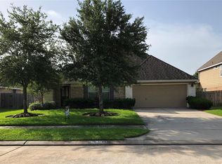 3705 Oak Crossing Dr, Pearland, TX 77581