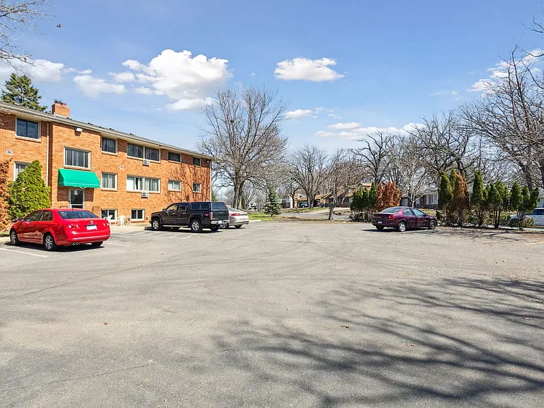 Unity View Apartments - 476 75th Ave NE — Photo 11