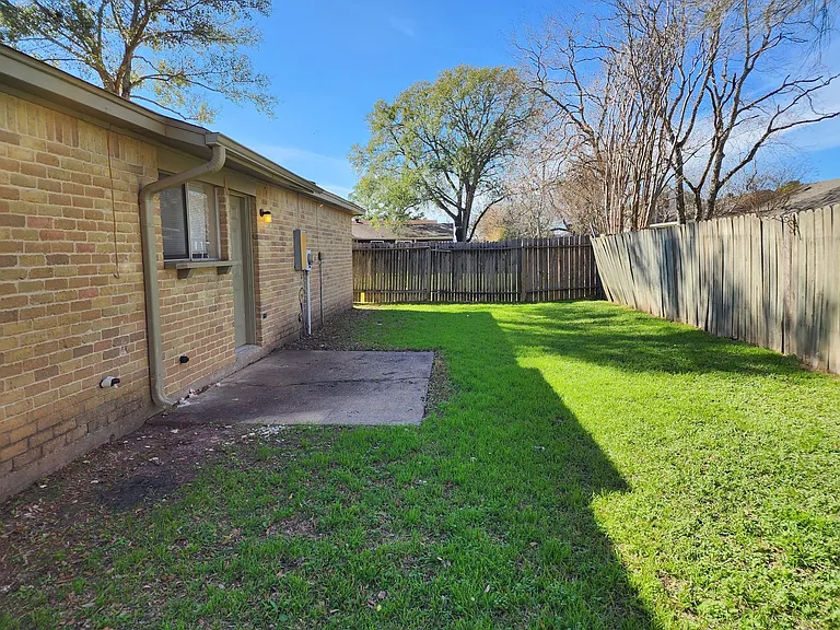22810 Leedstown Ln — Photo 15
