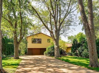 179 Bradwell Rd, Inverness, IL 60010