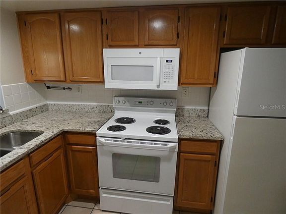5th image of 121 3rd Ave N #208