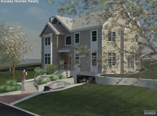 38 Armory Pl, Teaneck, NJ 07666