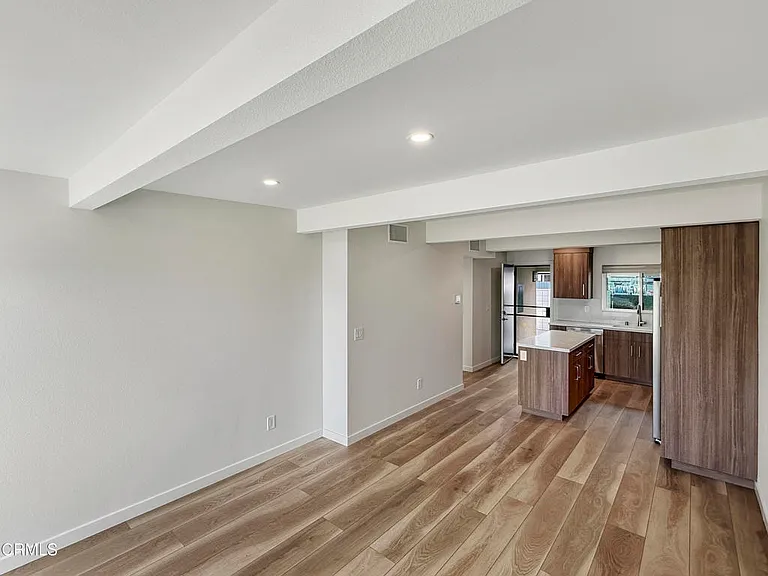 61B Redwood Ave — Photo 13