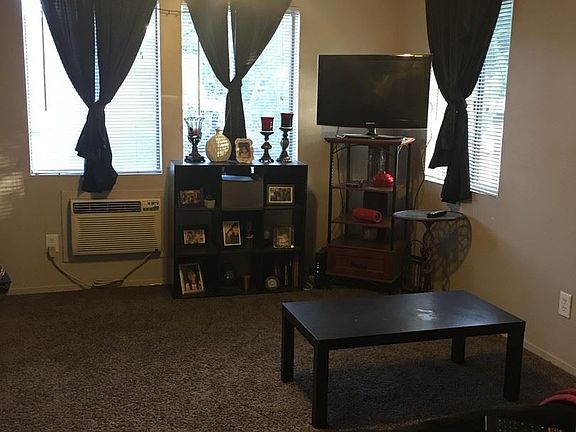 3rd image of 902 Lawton Ave APT 10
