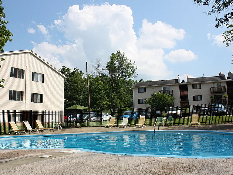 Oakwood Apartments — Photo 11