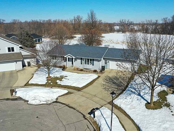 2nd image of 4705 Edgebrook Dr
