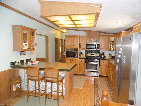 4th image of 3213 Lorain Dr