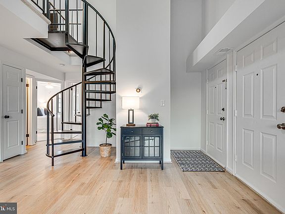 5th image of 6037 Curtier Dr Suite 6037C