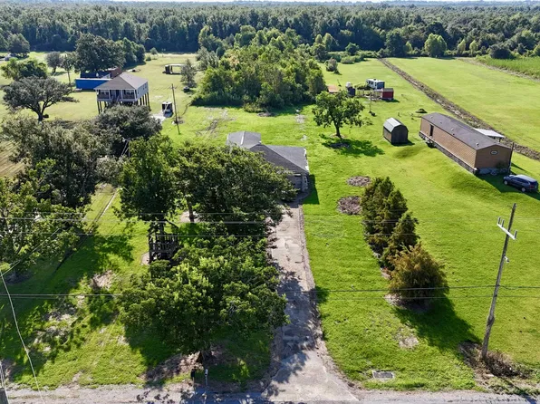 5243 Bayouside Dr, Chauvin, LA 70344