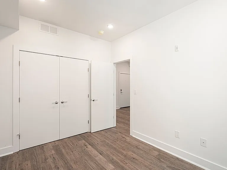 2623 Christian St — Photo 7