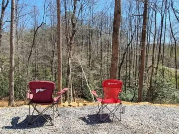 10 Vinings Cir, Hayesville, NC 28904
