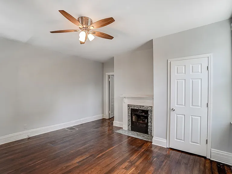 2036 Garrard St — Photo 24